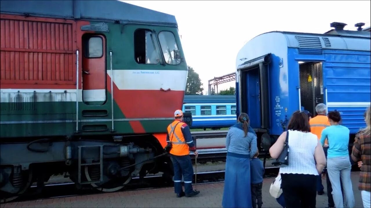 Прицепка вагонов. Прицепка вагонов к Локомотиву. Прицепка к пассажирскому поезду. Прицепка Локомотива к составу. Отцепка локомотива от поезда