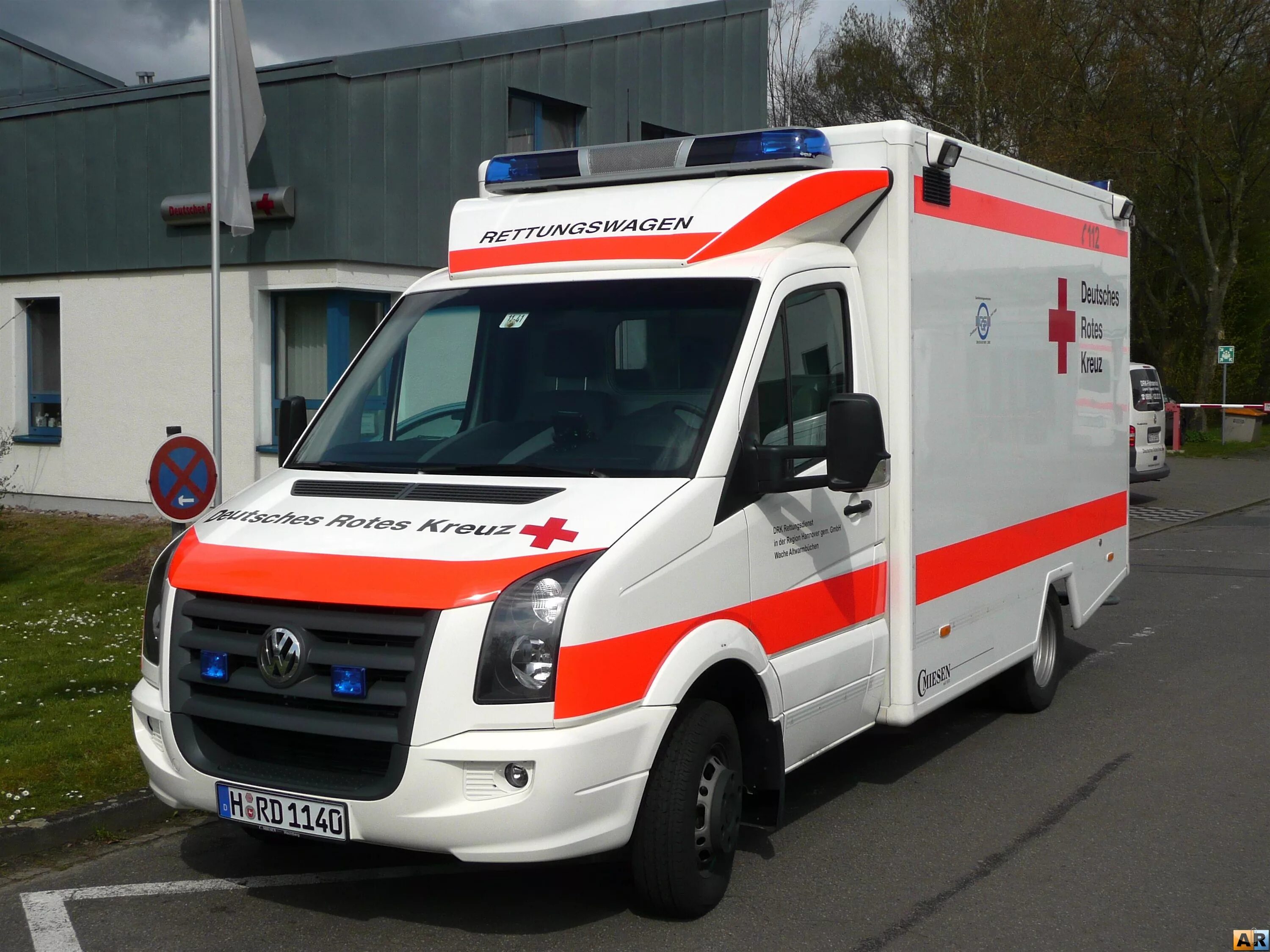 Машина скорой помощи. Автомобиль скорой медицинской помощи. Vfibyfскорой помощи. Машина скорой помощи в Германии.