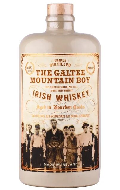 Irish whiskey the galtee mountain. Виски the Galtee Mountain. The Galtee Mountain boy Irish Whiskey. Виски зе галти Маутинс бой керамика. Виски зе галти Маутинс бой 0.7 фото.