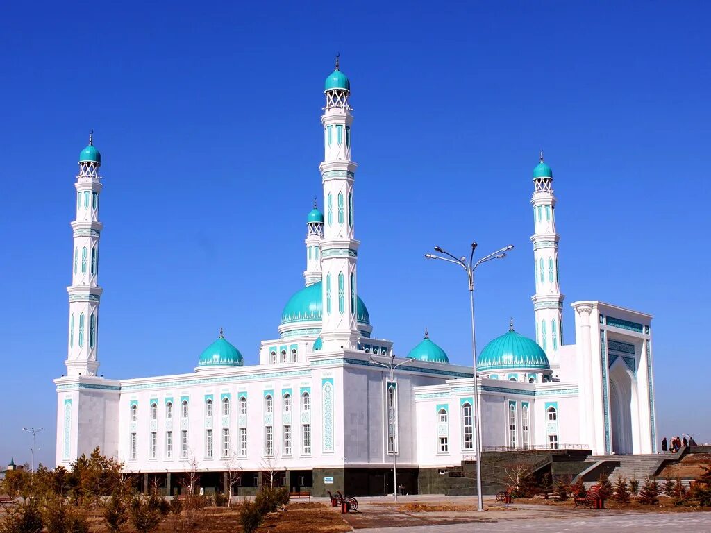 Караканда. Центральная мечеть Караганды. Караганда мечеть Анет баба. Областная мечеть Караганда. Мечеть Караганды на Юго востоке.
