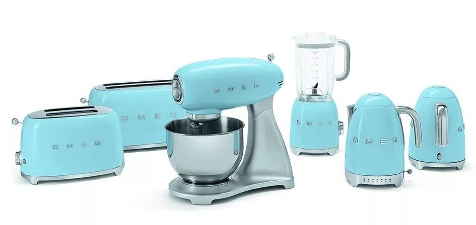 Бытовая техника из италии 4 буквы. Тостер Smeg tsf01creu. Блендер Smeg BLF 01 Creu. Смег блендер розовый. Smeg tsf01creu, серый.