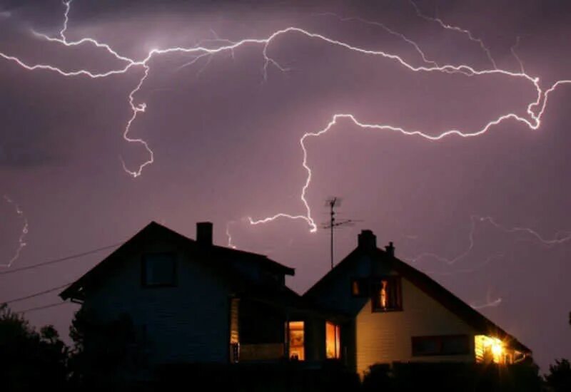 найди дома молния