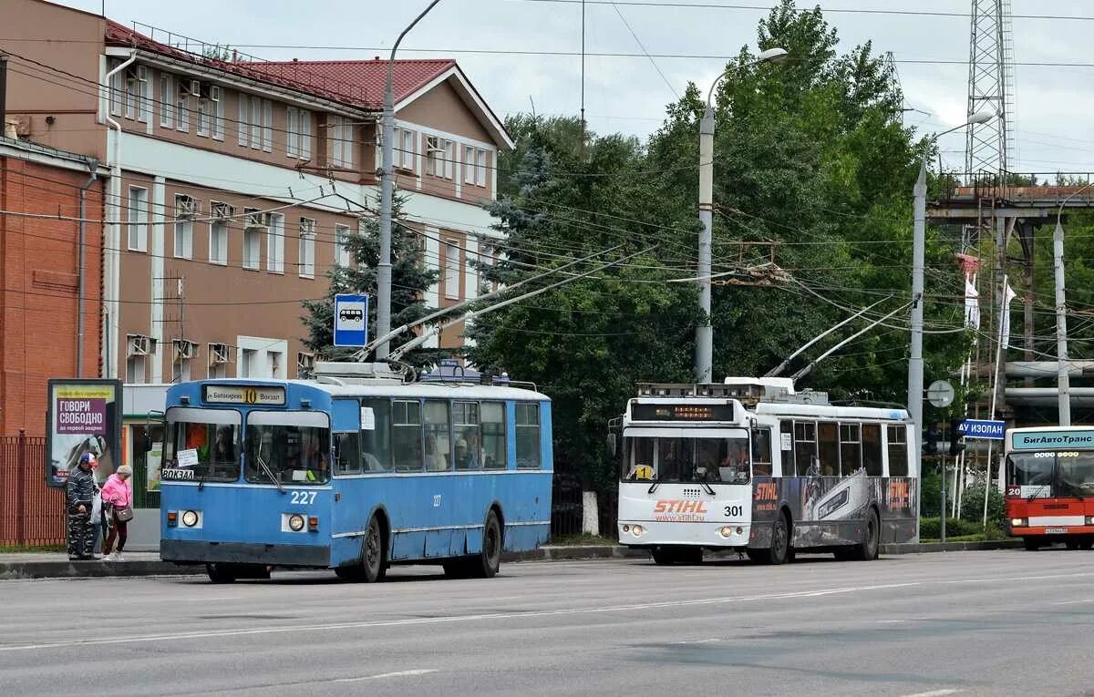 Городские автобусы и троллейбусы. ЗИУ-АКСМ (АКСМ 100). Троллейбус ЗИУ 682.