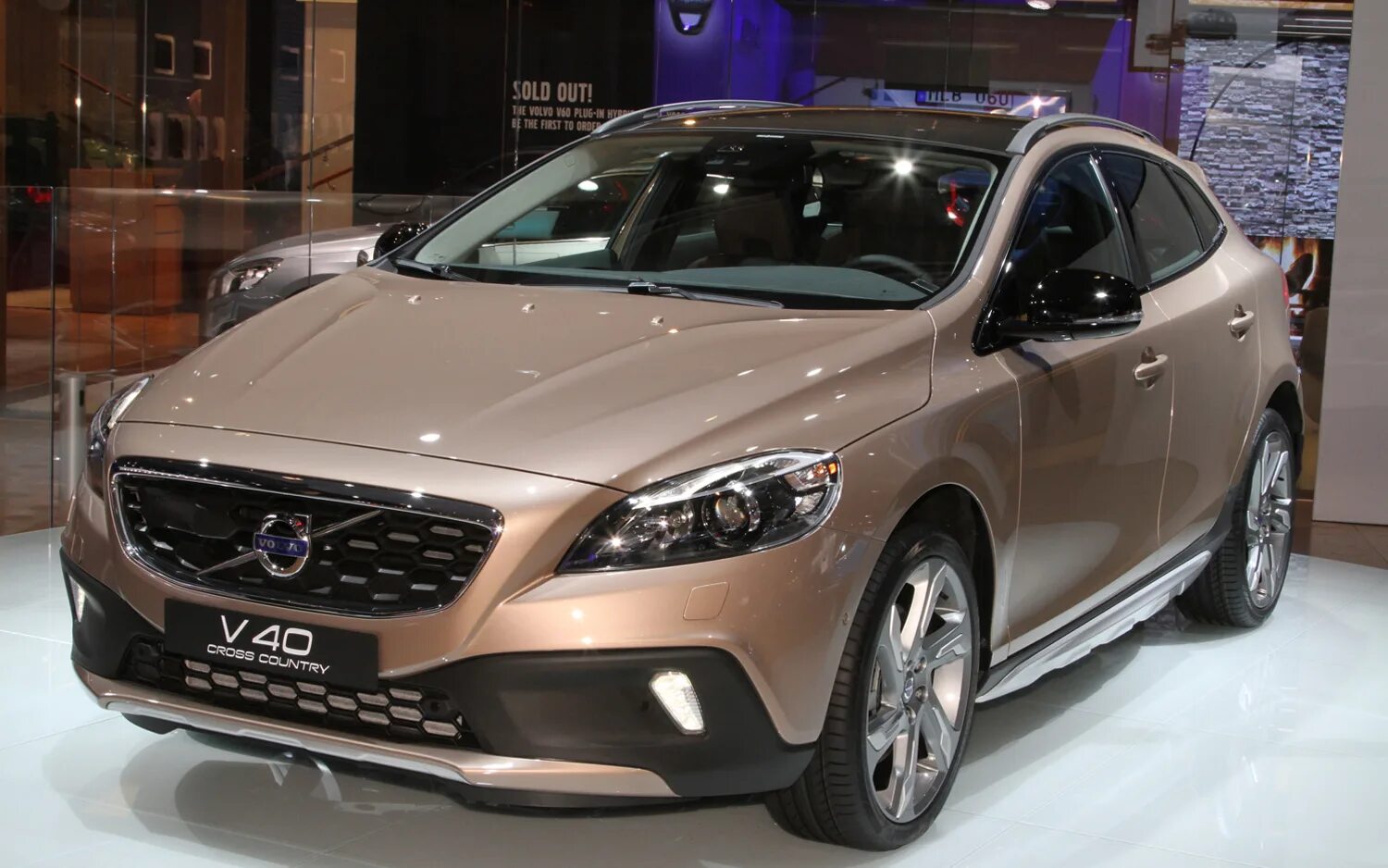 Volvo v40 Cross Country. Вольво v40 Cross Country 2013. Volvo v40 2015. Вольво с40 2015.