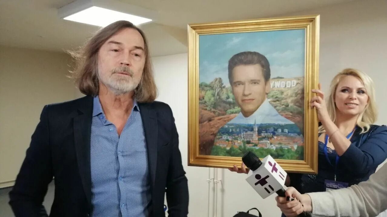 Никас сафронов жизнь. Никас сафронов. Николас сафронов фото. Никас сафронов. Художник нико сафронов.