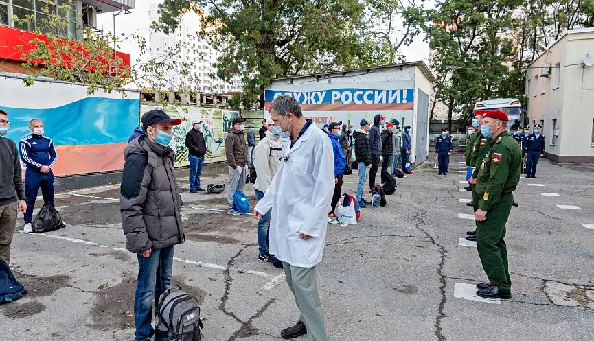 Комиссариат новороссийск. Военкомат Новороссийск Энгельса. Военный комиссар Новороссийска. Центральный военный комиссариат Новороссийск. Военный комиссар Новороссийска Радостев.