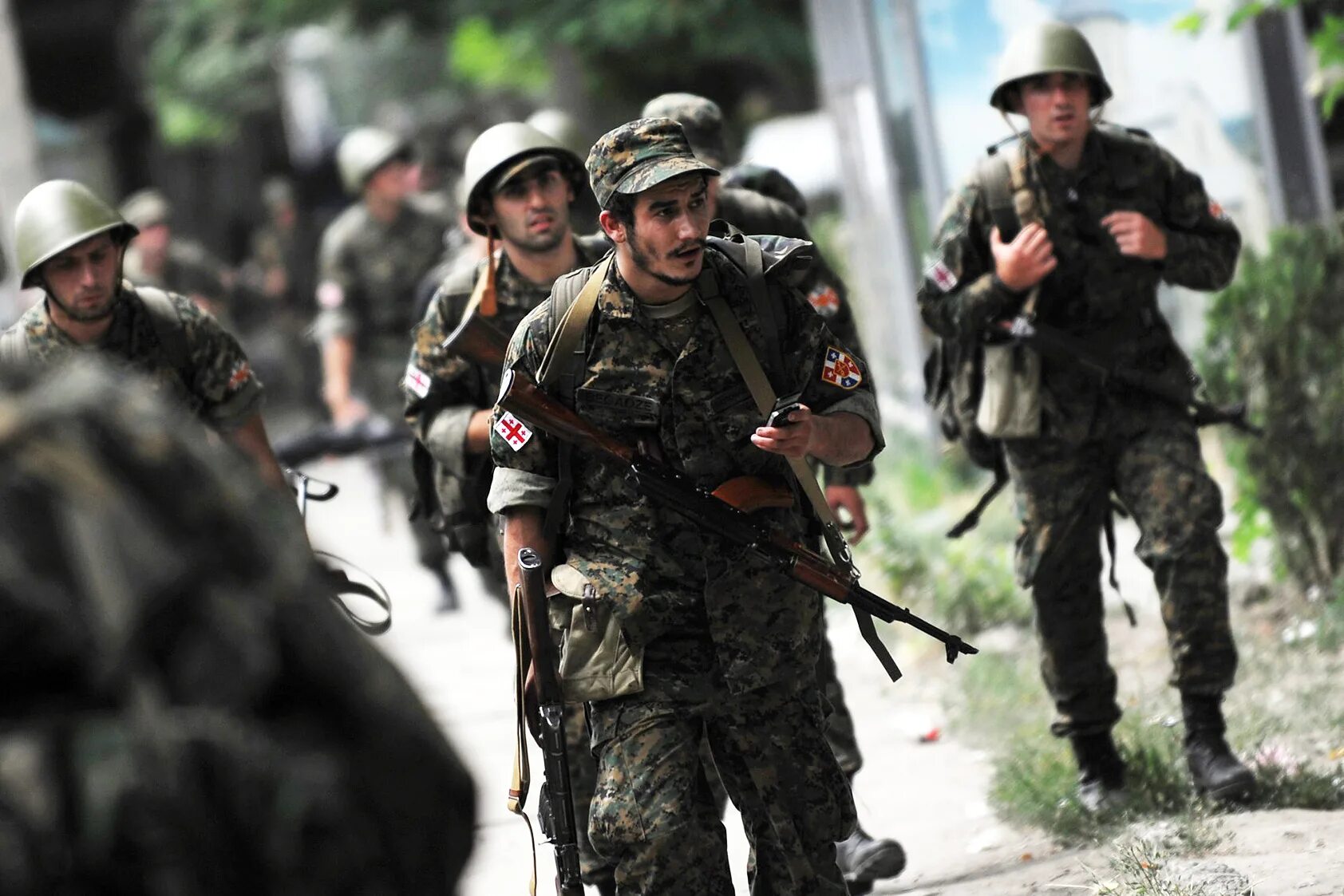 Нападение на грузию. Грузино-южноосетинский конфликт 2008. Цхинвали 2008 грузинские солдаты.