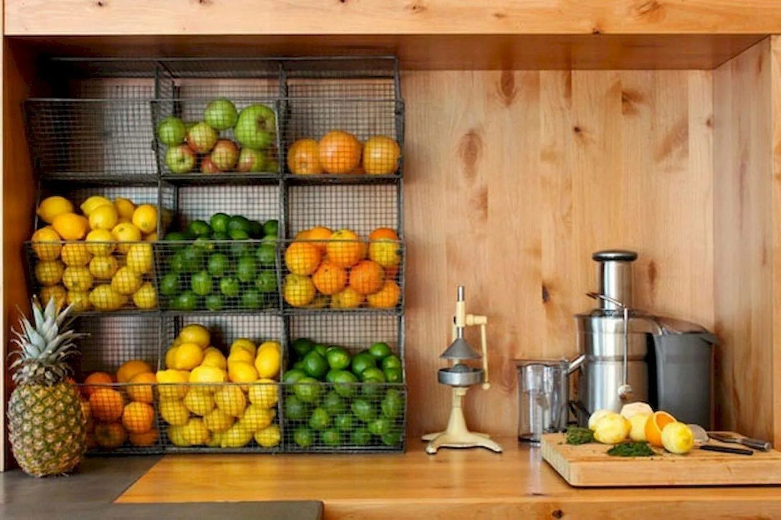 Хранение свежих овощей. Полки для хранения овощей. Фрукты на кухне. Хранение овощей и фруктов на кухне. Органайзер для овощей и фруктов.