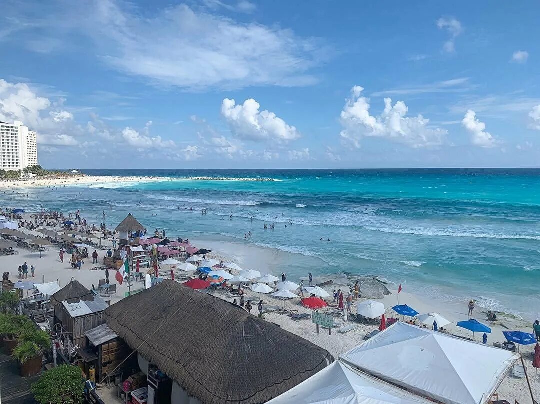 Forum beach. Канкун. Ла Исла Канкун торговый центр. Cancun Water Park. Forum Beach Cancun.