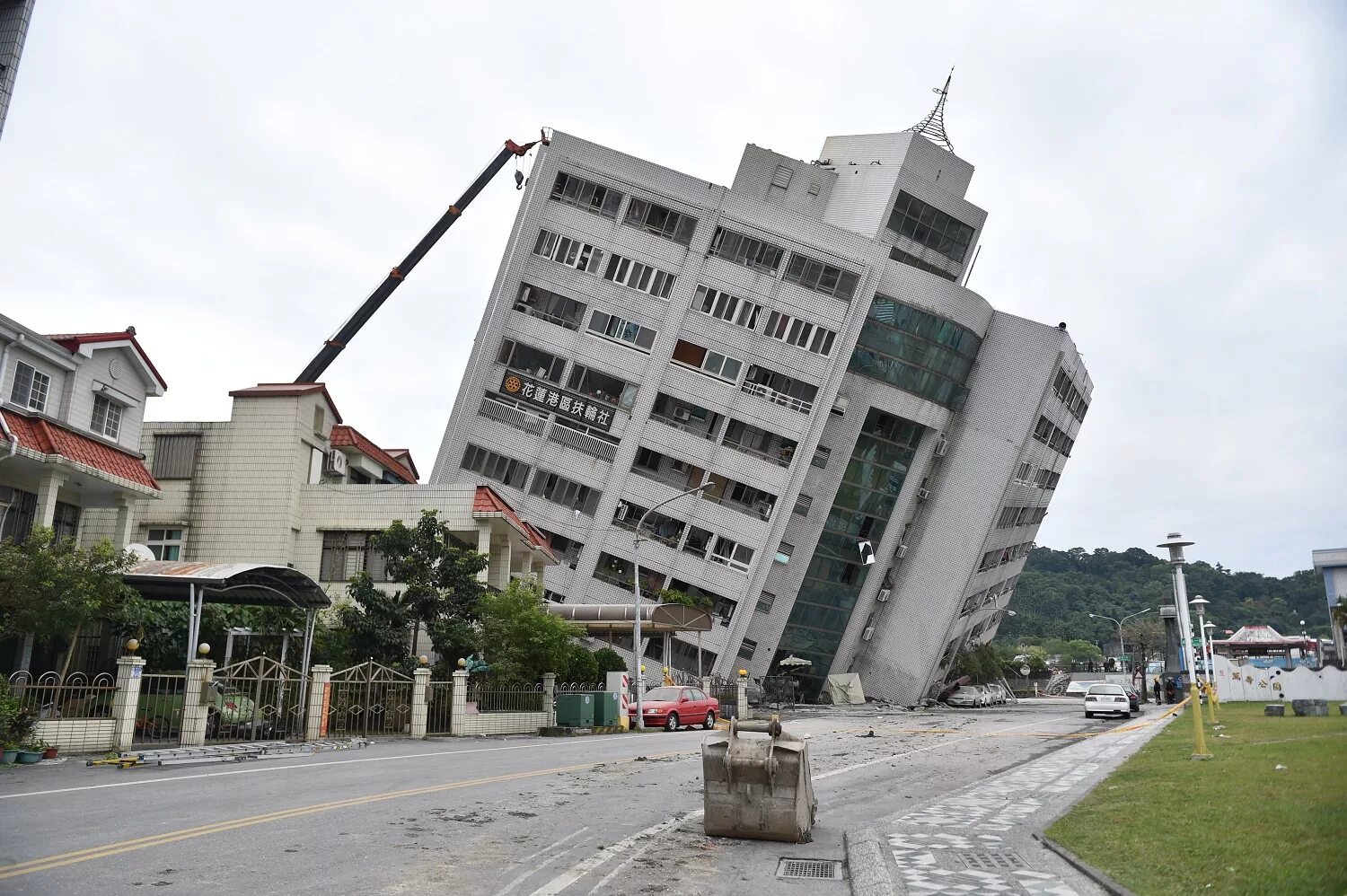 Гостиница Маршал Тайвань землетрясение. Землетрясение на Тайване 1999. Землетрясение Хуалянь. Гостиница Маршал Тайвань. Землетрясение tsmc