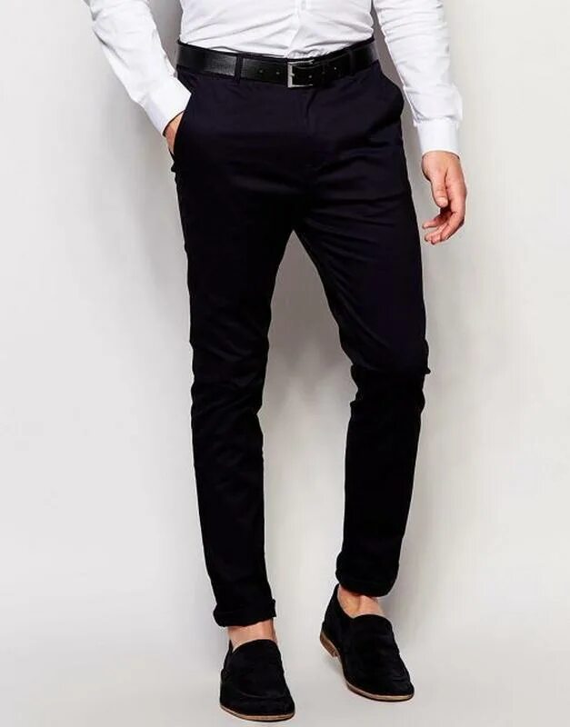 Мужчина низ. Штаны чёрные зауженные мужские New look. Простые мужские брюки зауженные. Чиносы мужские костюмные. Брюки мужские зауженные атласные.