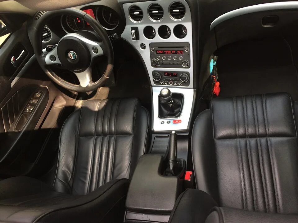 Салон альфа ромео. Alfa Romeo 159 салон. Alfa Romeo 159 Interior. Альфа Ромео 159 интерьер. Alfa Romeo 159 Brera салон.