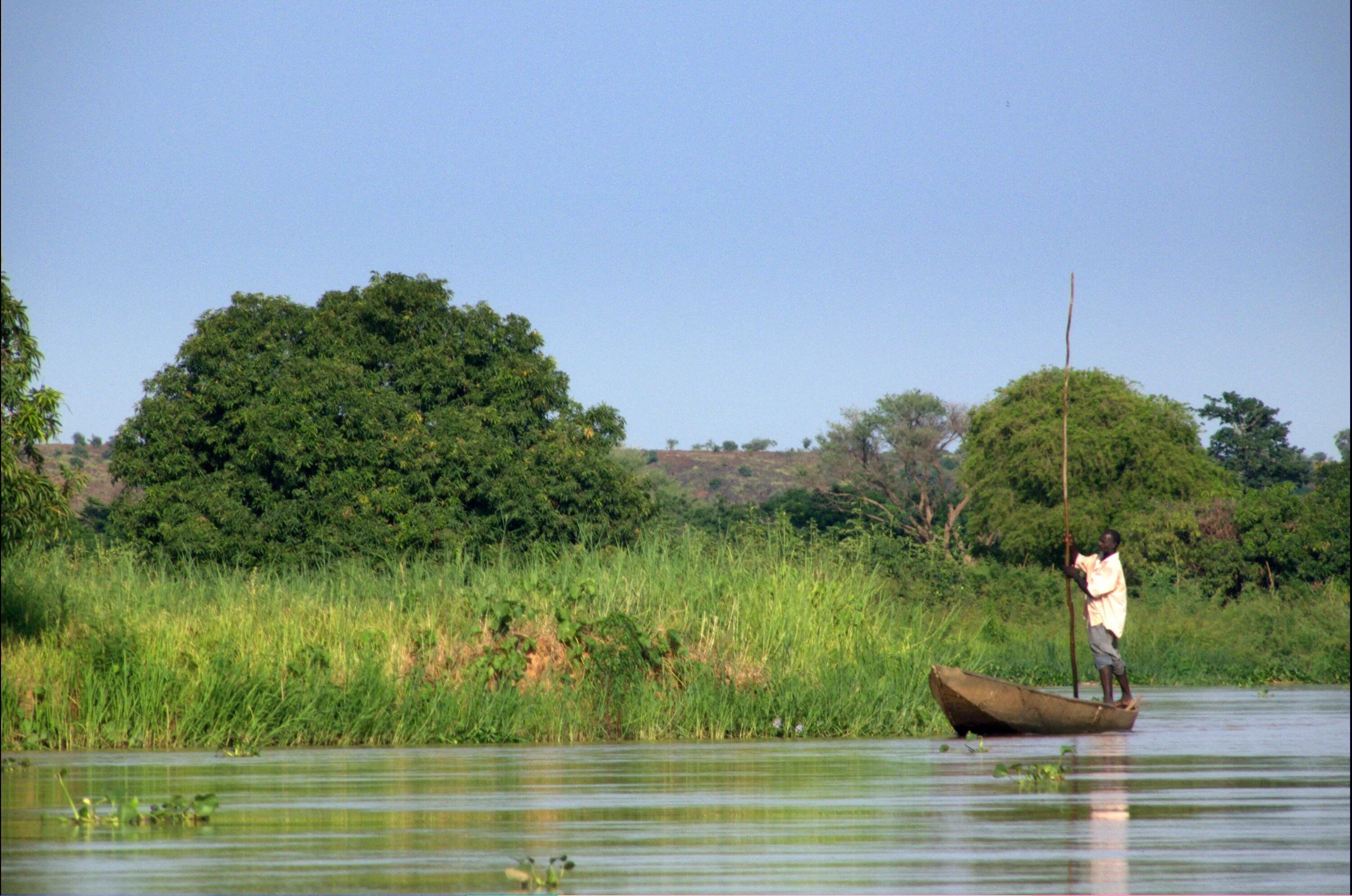 Реки и озера нигерии. Река Бенуэ. Река нигер в Африке. Река нигер в Нигерии. Река нигер в мали.