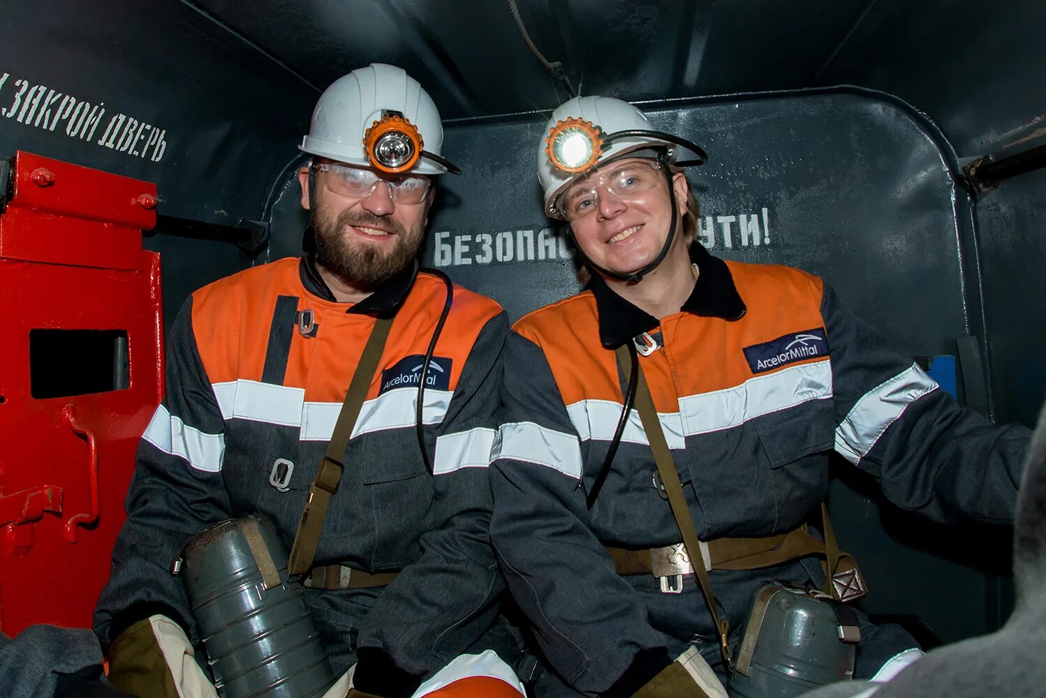 Шахта костенко макарчук. Шахта юбилейная новокузнецк. Шахта имени костенко. Горбачева. Шахта им костенко караганда.