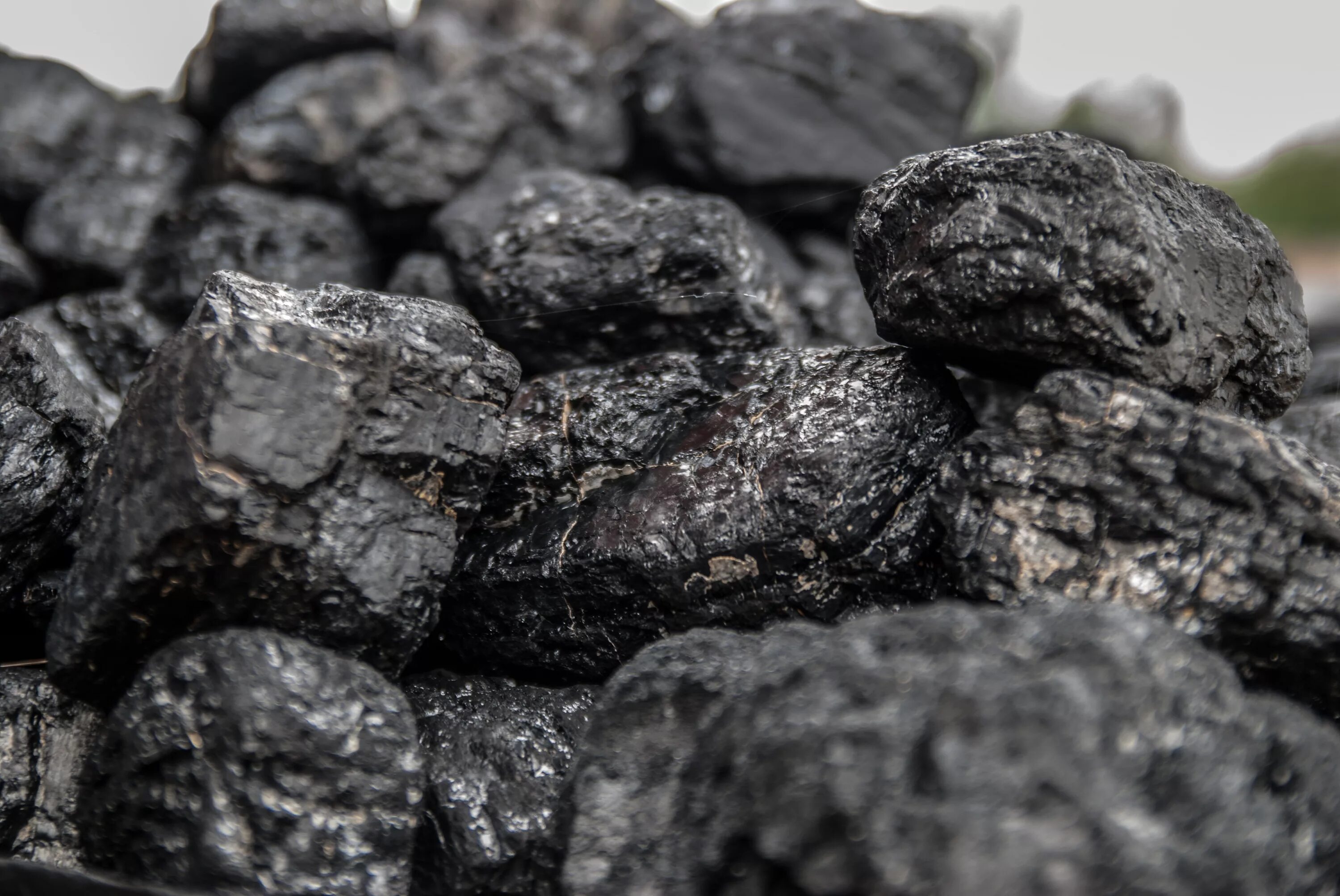 Каменный уголь для отопления дома. Уголь бурый каменный антрацит. Полезные ископаемые уголь. Каменный уголь полезное ископаемое. Газовый уголь.