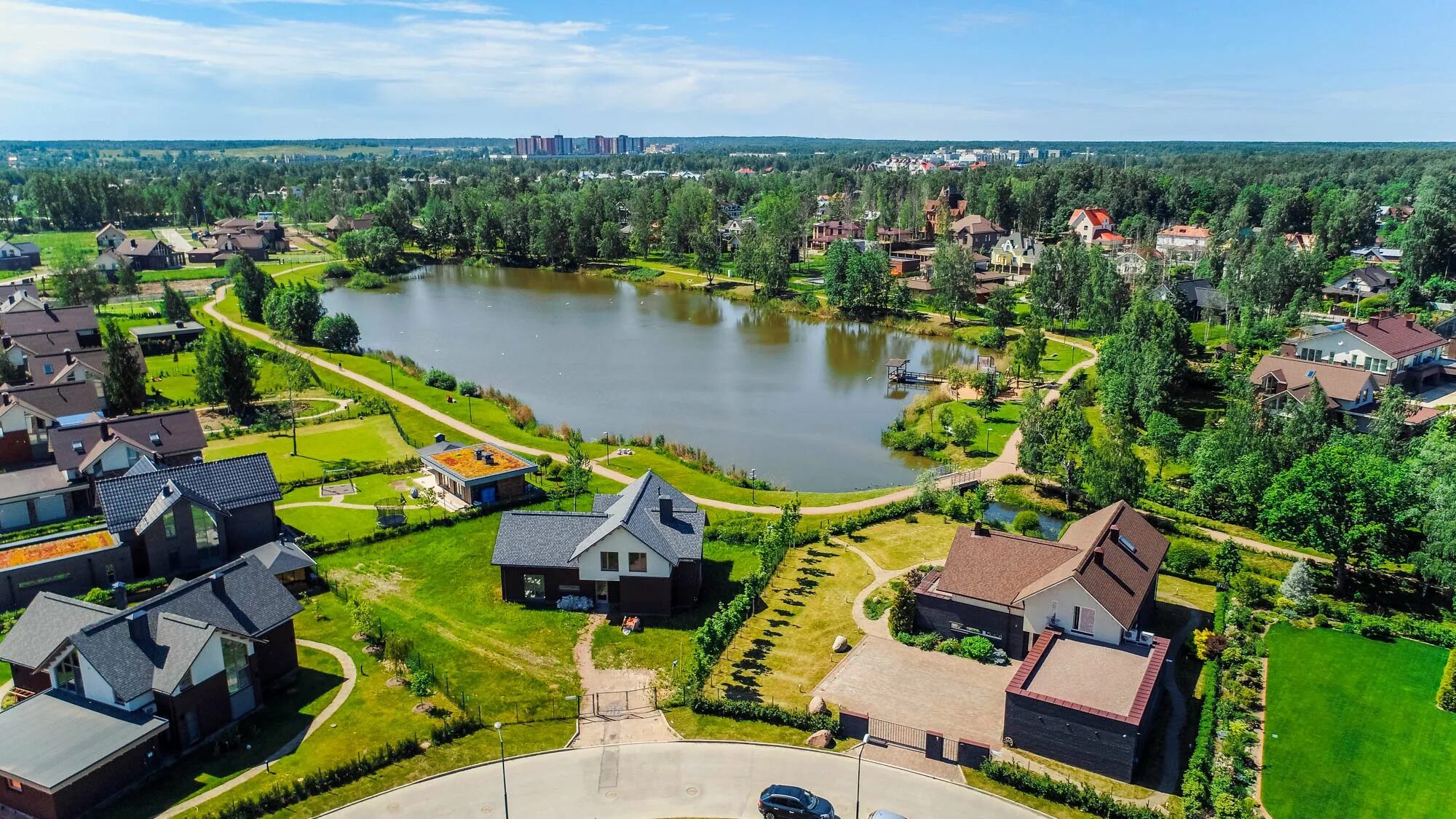 Поселки санкт петербурга. Поселок сад времени Петергоф. Пруд Бауш Петергоф. Петергоф строительный Трест. Сад времени коттеджный поселок.