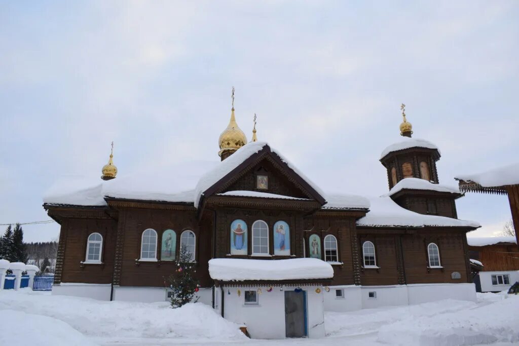 Погода в темиртау кемеровской области таштагольского. Церковь в Темиртау Таштагольского района. Пгт Темиртау Таштагольский. Пгт Темиртау Кемеровская область. Темиртау храм зимой.