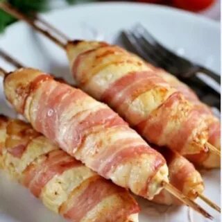 Шашлык из грудки в беконе