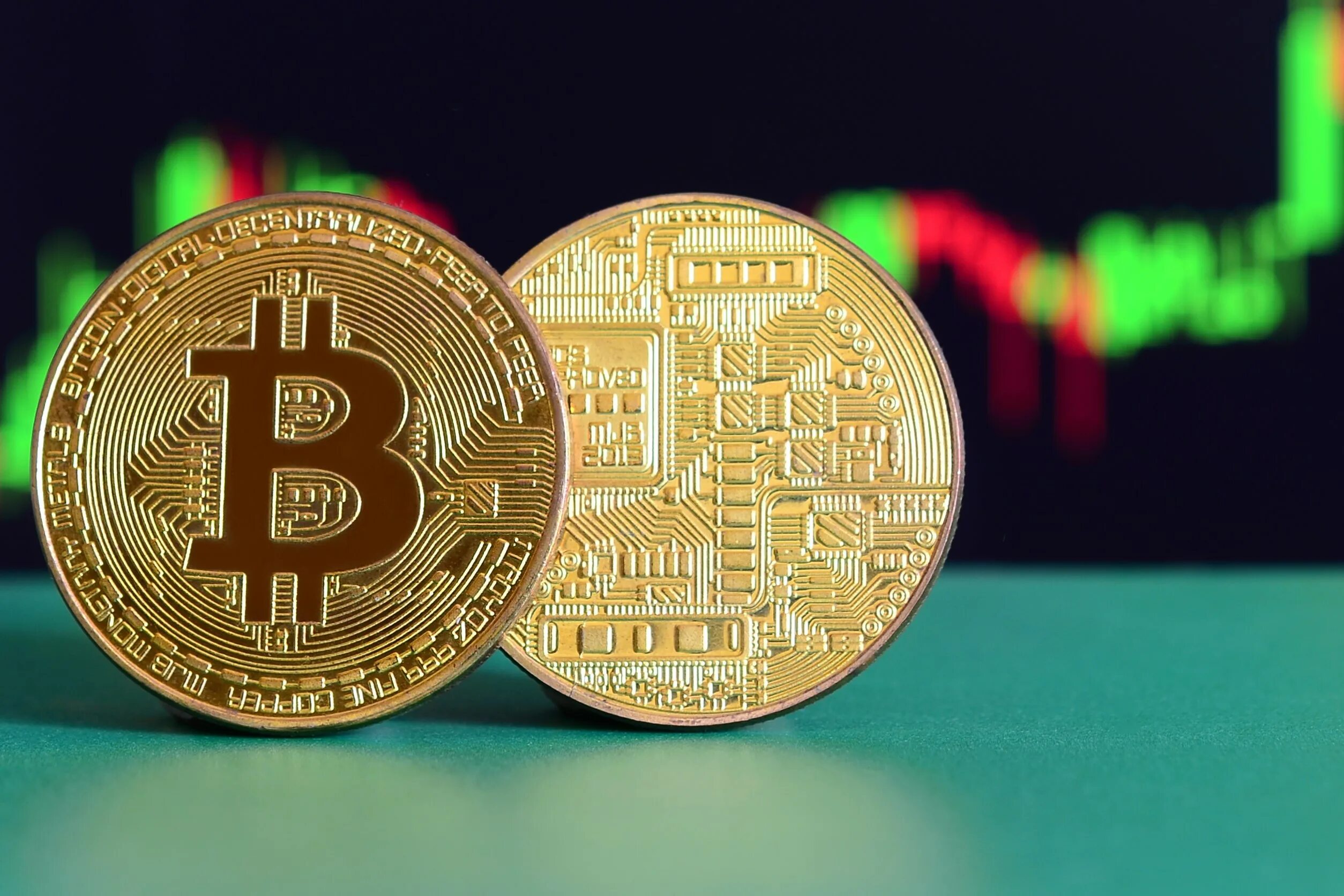 Биткоин два. Два биткоина. биткоин 2д. биткоин с двух сторон. bitcoin 2д картинка.