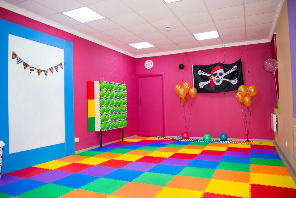 Помещение для детского праздника. Стильная игроачая для детей. Студии для проведения детских. Лофт пространство для детей. Студии для проведения детских.