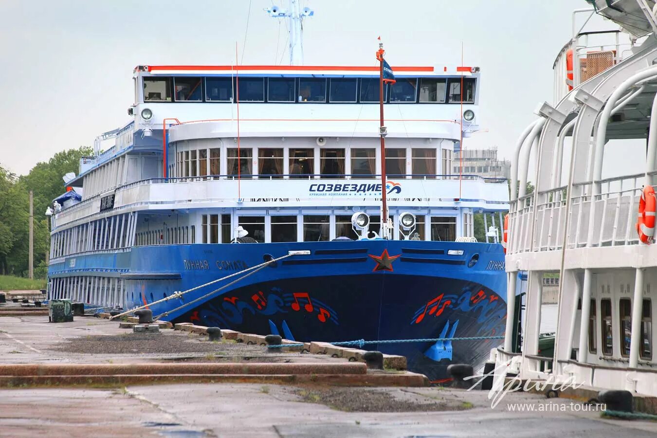 Т/х лунная соната. Речной круиз теплоход лебединое озеро. Лунная соната теплоход расписание. Лебединое озеро теплоход инфофлот. Теплоход лунная соната схема расположения кают.