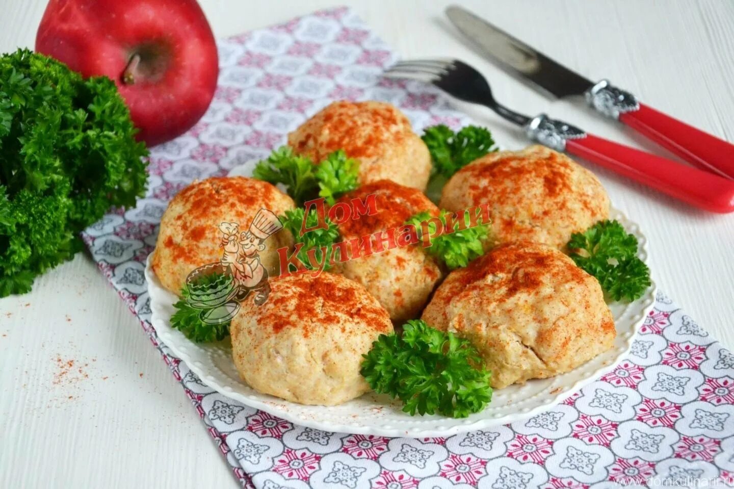 Биточки. Котлеты. куриные котлеты. сочные котлеты. биточки куриные.