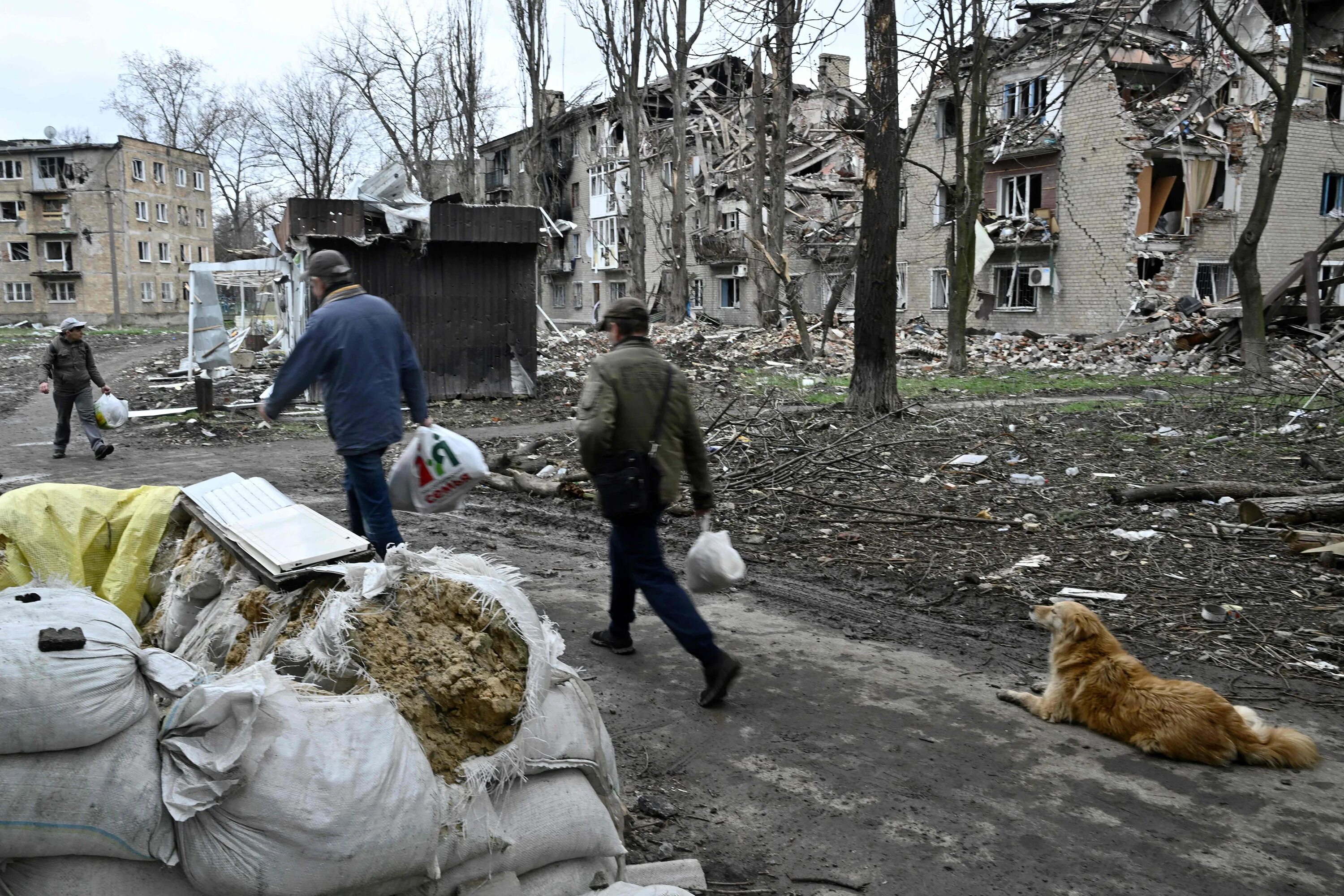 Декабрь 2023 года обстрел. Дома разрушенные в войну на Украине.