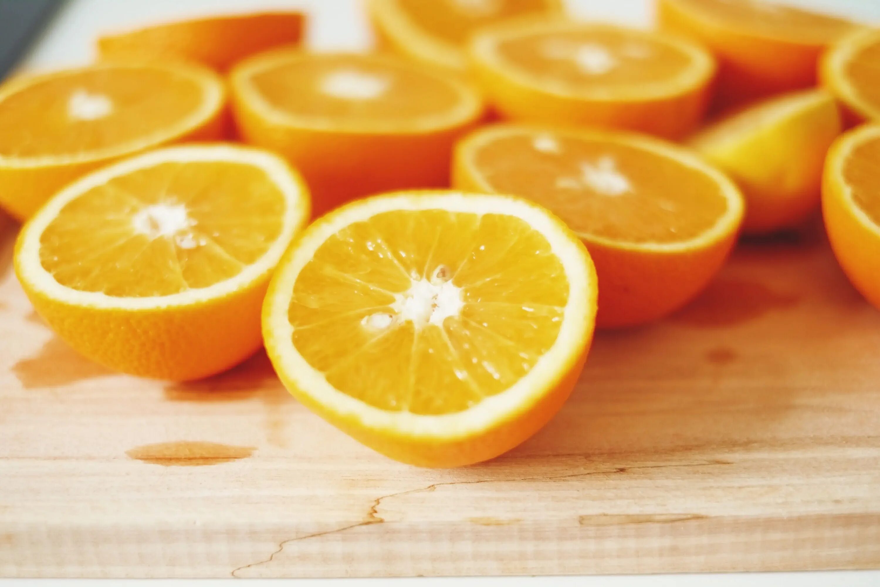Витамин c. Что такое витамины. Апельсины на рабочий стол. Витамины картинки. Можно использовать витамин с летом