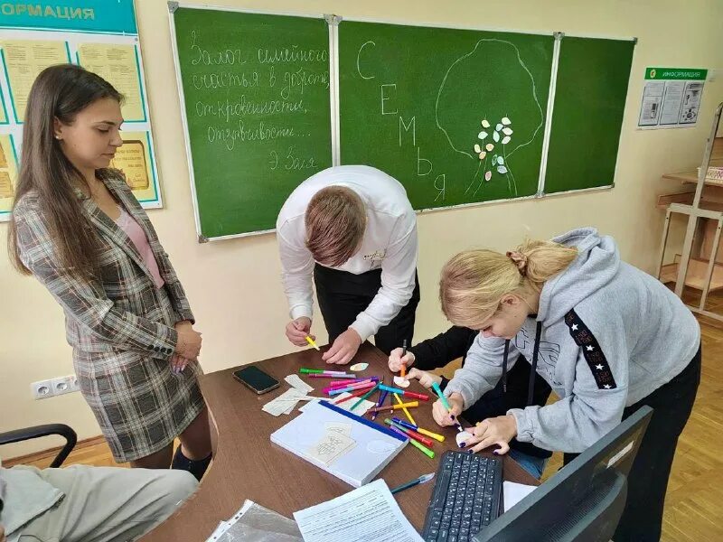 колледж на логиста. логисты в учебных заведениях. техникум логистики. вивт фото. логистические колледжи.