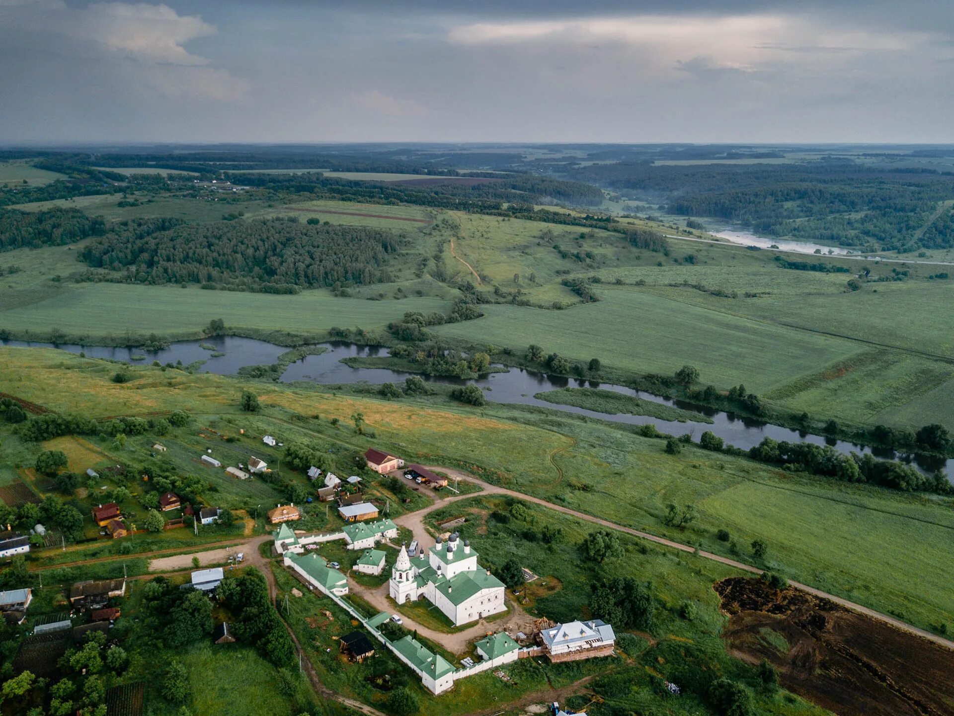 Вологодская область тульская область краснодарский край. Анастасов монастырь Тульская область. Одоев Тульская область. Анастасов монастырь Одоев. Монастырь в Одоеве Тульской.