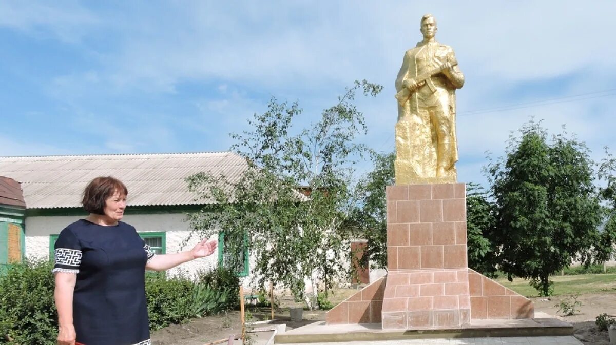 Погода в соленом кантемировского. Осиковка Кантемировского района Воронежской области. Памятник воинам землякам Воронеж. Памятник в селе Новобелая Кантемировский район Воронежской. Воронежская область Кантемировский район село Бугаевка.