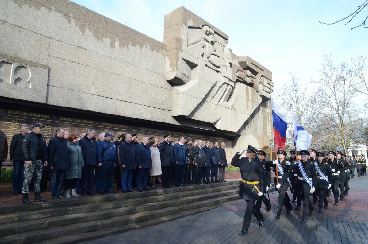 Крым 2014 площади Нахимова в Севастополе. Февраль 2014 года севастополь