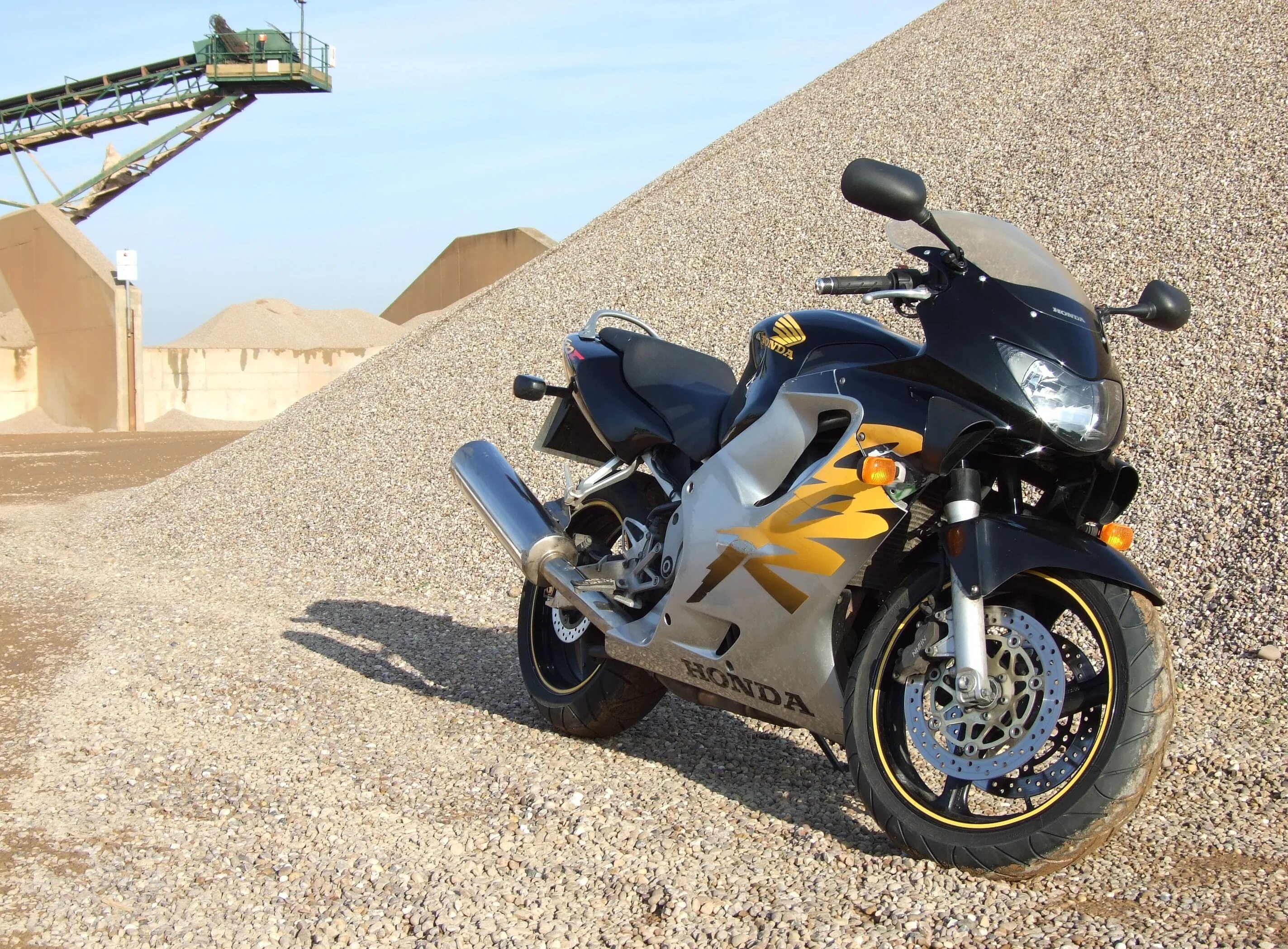 Honda cbr 2000. хонда сбр 600 ф4 черный. хонда сбр 600 ф4. хонда сбр 600 ф. мотоцикл honda cbr 600 f4.