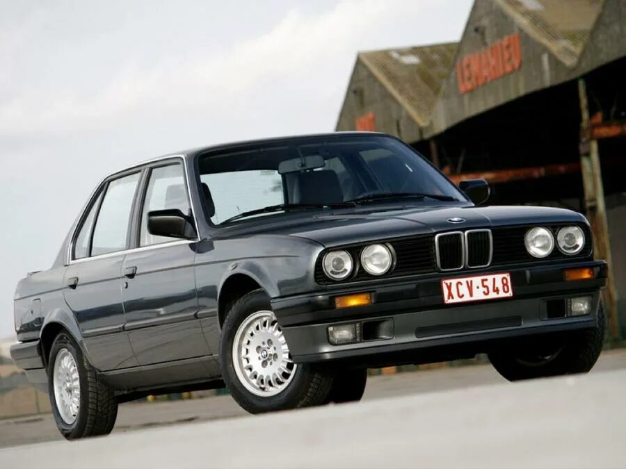 BMW e30 седан. БМВ е30 320i. БМВ 3 320 е30. BMW 3 e30 седан. Бывшие 3 год выпуска