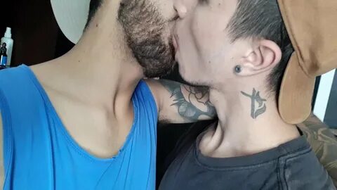 Hot Gay Guys Kissing With Tongues Free Porn.