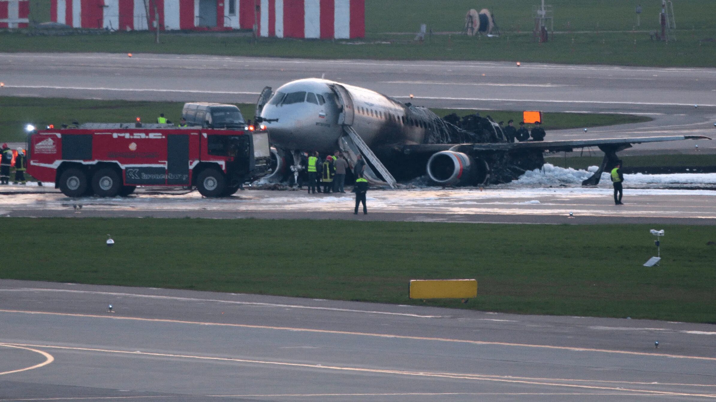 Авиакатастрофа SSJ-100 В Шереметьево. Катастрофа SSJ 100 В Шереметьево. Катастрофа Суперджет 100 в Шереметьево. Катастрофа в Шереметьево 2019.