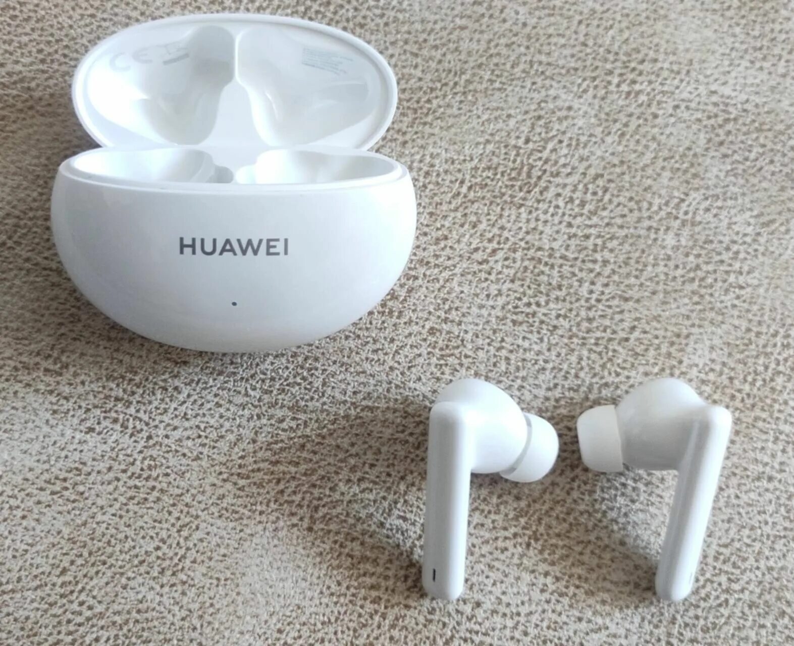 Huawei freebuds lite cm-h1c. True wireless huawei freebuds 5. Huawei 4i наушники беспроводные. Хорошие беспроводные наушники хуавей. Наушники huawei freebuds 2 pro.
