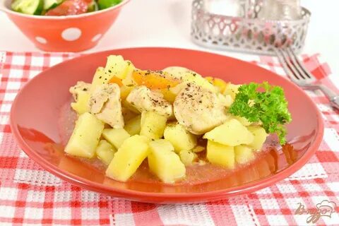 Тушеная картошка с куриным филе