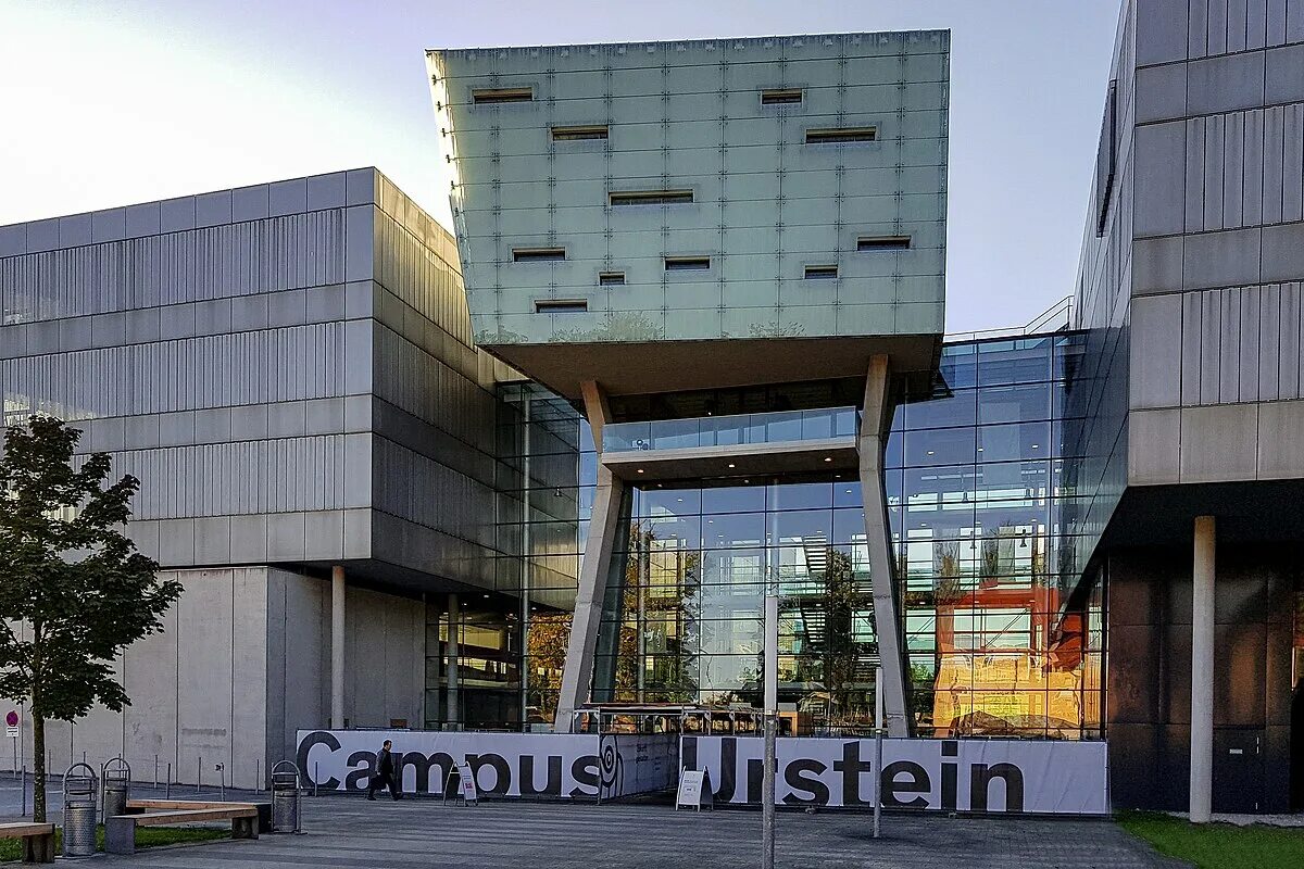 Зальцбургский университет прикладных наук. Austrian academy of science. Наука австрии. Грац австрия университет медицинский. Австрия исторические личности.