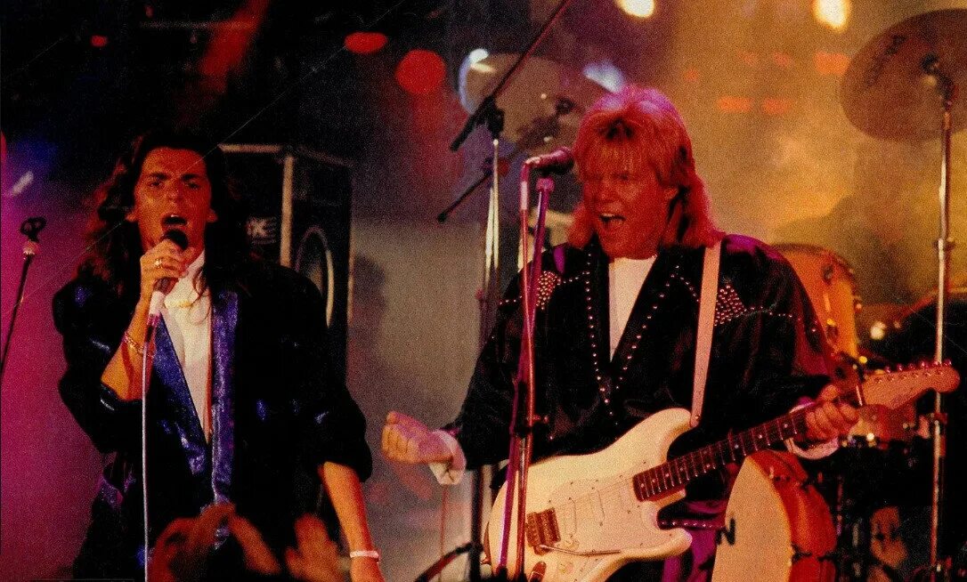Modern talking концерт 1986. Modern talking на сцене. Modern talking 80-е. Группа modern talking на концерте. Modern talking концерт.