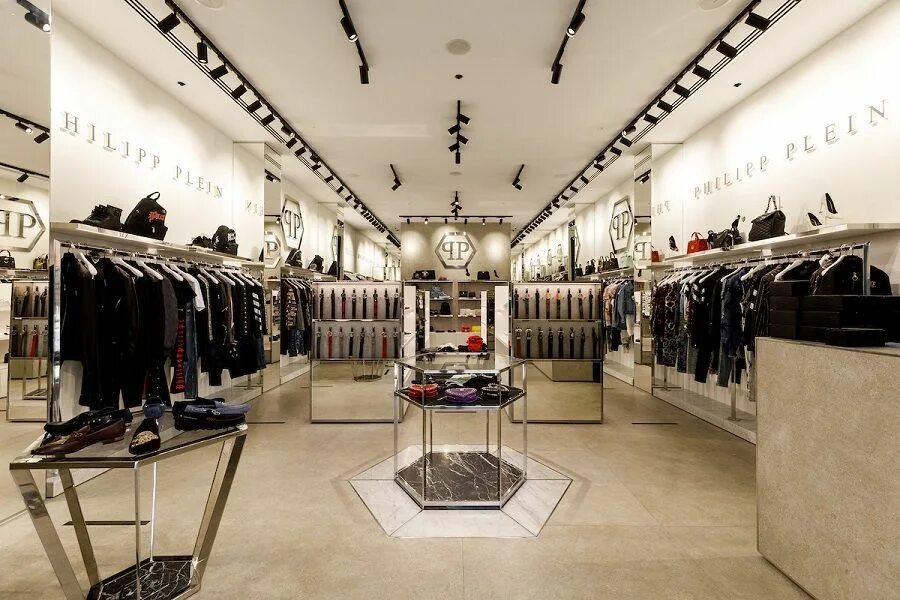 Мужской outlet. Philipp plein аутлет. Бутик Philipp plein в Париже.