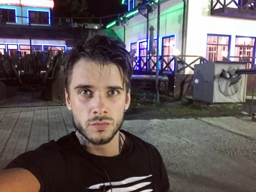 Женя из дома 2 мужчина. Женя из дома 2 мужчина. Женя из дома 2 мужчина. Женя из дома 2 мужчина. Ромашов дом 2.