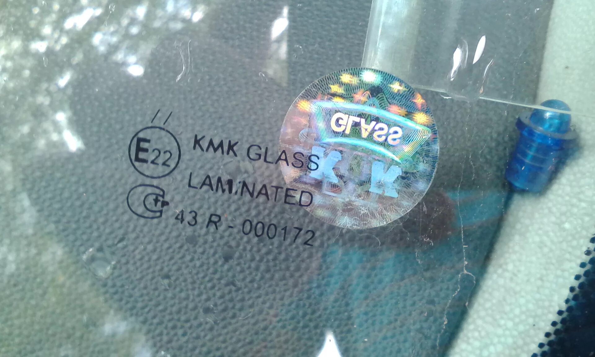 Стекла кмк отзывы. Стекло лобовое КМК Glass 43r. KMK Glass лобовое стекло 43r-000045. Стекло 5672agngn KMK Glass. Стекло лобовое KMK Glass WL 43r-011014.