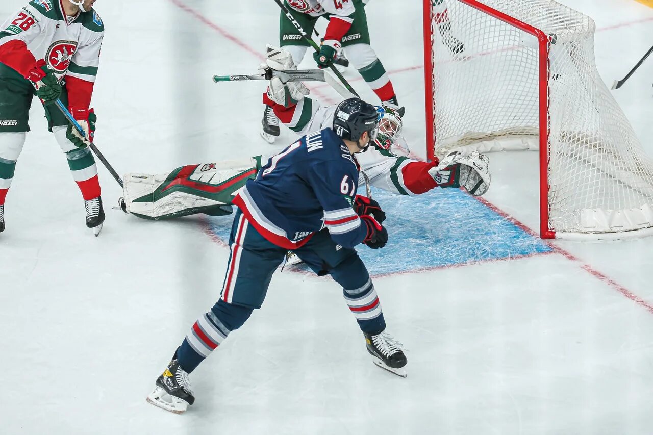 Счет нефтехимик сегодня. Нефтехимик 2006. Джерси адмирал владивосток. Нефтехимик 2012. Салават юлаев нефтехимик.