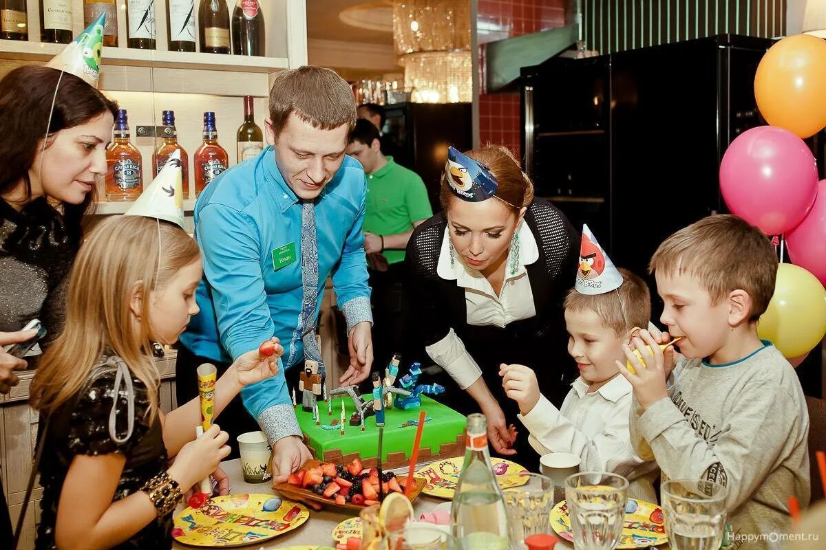 Можно сходить на день рождения. Детский день рождения. Празднование дня рождения ребенка. Детский праздник в кафе. Детское кафе для дня рождения.