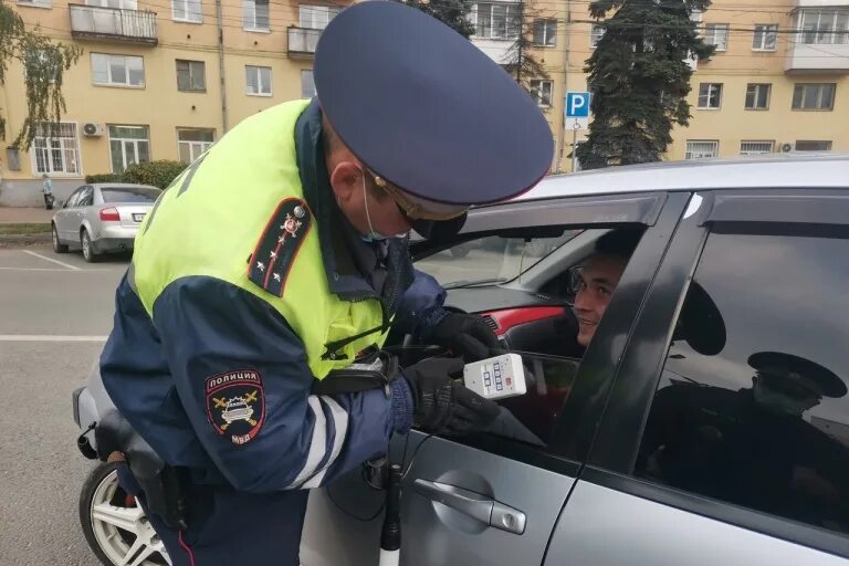 Новости о тонировке на сегодняшний день. Тонированная машина. Профилактическое мероприятие тонировка. Штраф за тонировку фото. Штраф за тонировку.