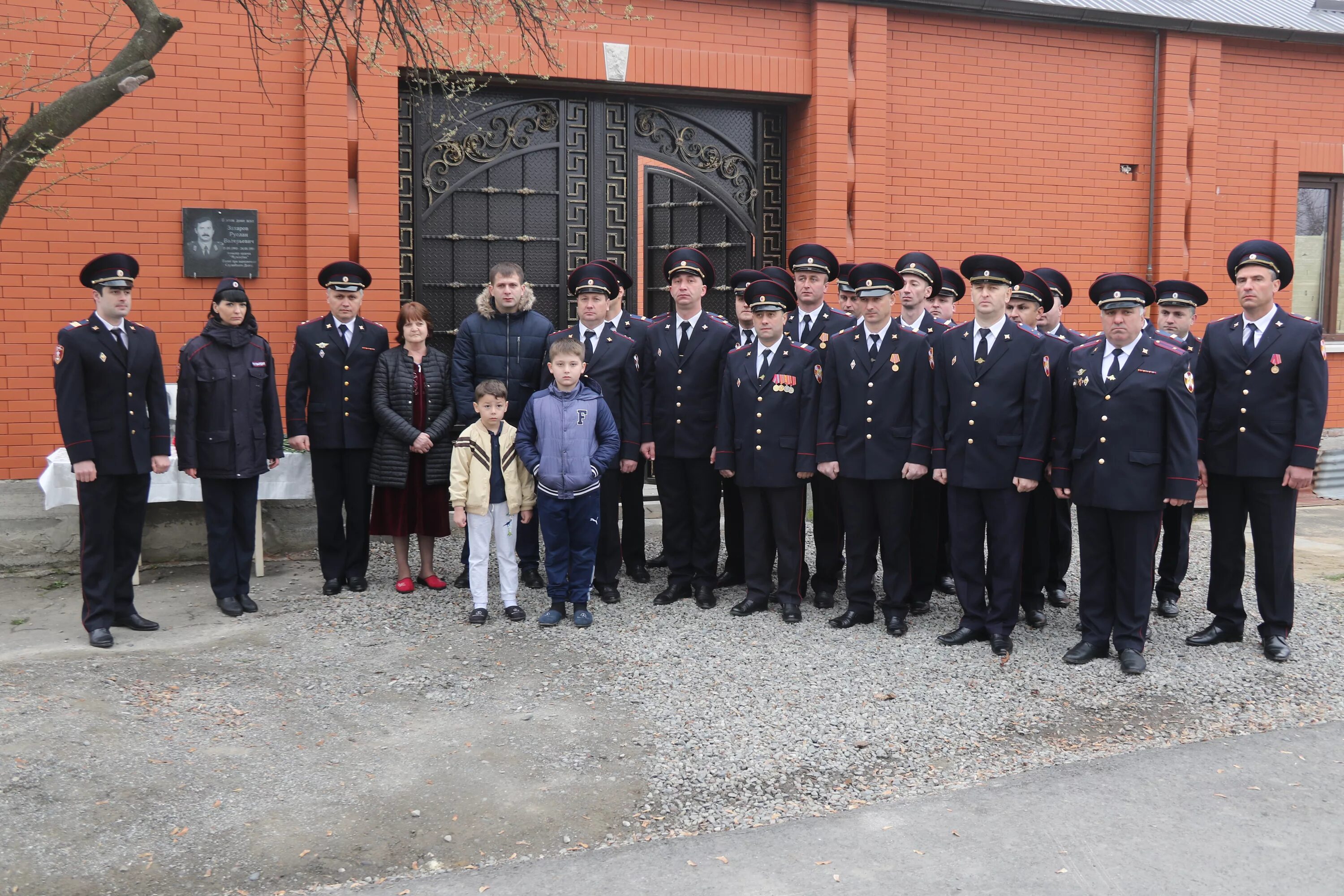 Поселок заводской владикавказ. Пос заводской рсо-алания. пос заводской северная осетия. школа 31 владикавказ заводской. посёлок заводской владикавказ.