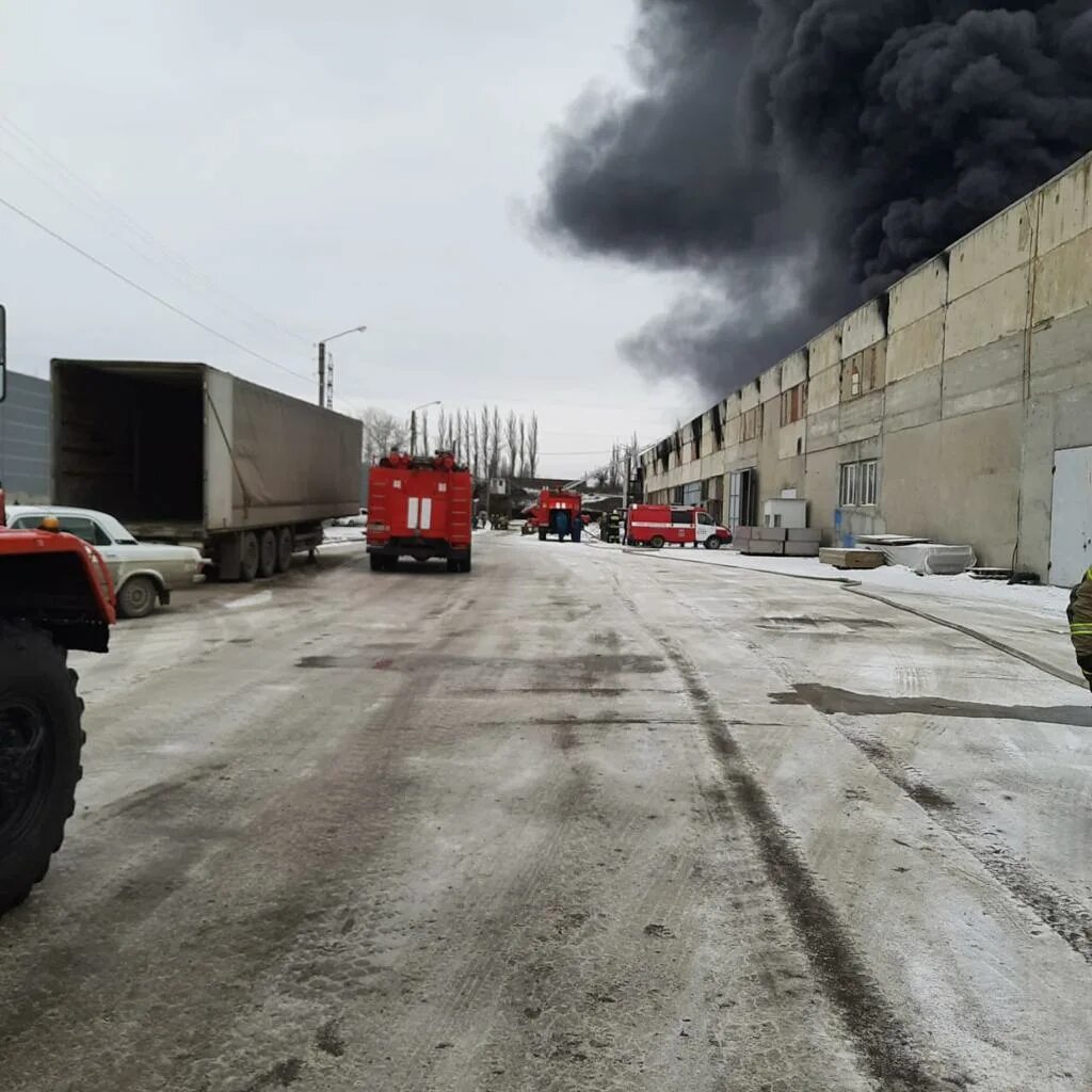 Пожар в г шахты сегодня. Завод химпэк шахты. пожар г. шахты химпэк. пожар в шахтах ростовской области сейчас. пожар в шахты ростовской области.