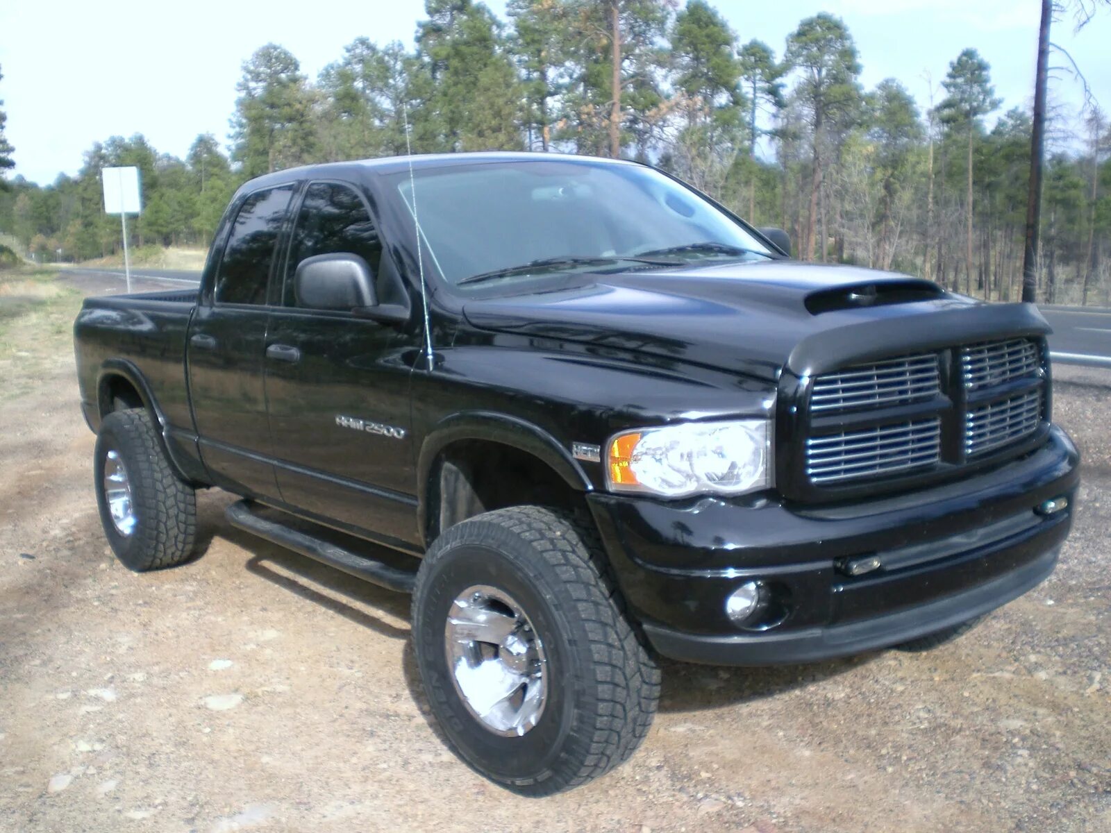 Додж дизель купить. Dodge Ram 2500 2003. Dodge Ram 1500 2003. Dodge Ram 2003. Dodge Ram 2500.