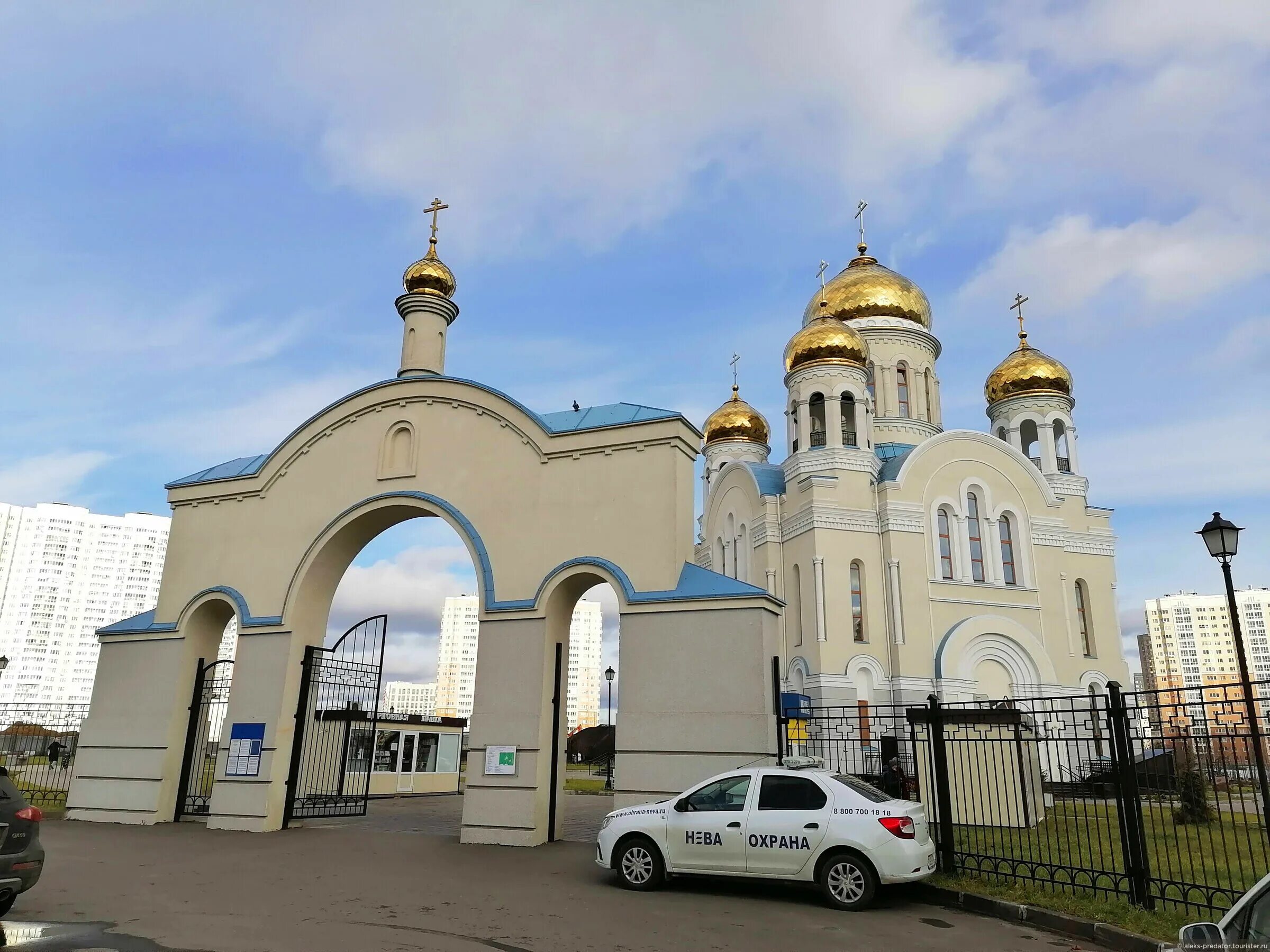 Храм в люберцах на октябрьском проспекте. Храм на люберецких полях. храм на люберецких полях официальный сайт. храм на люберецких полях лаврова фото.